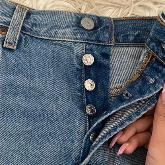 LEVI SHORTS - Picture 3 of 5